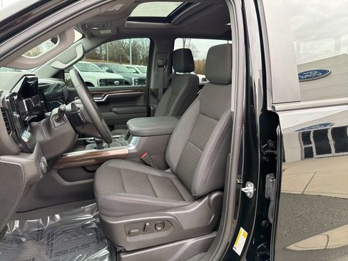 Used 2024 Chevrolet Silverado 1500 LT Trail Boss w/ Convenience Package II image 11