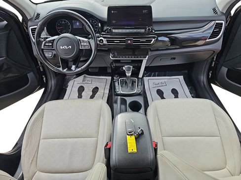 Used 2022 Kia Seltos EX image 12