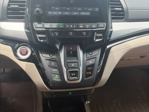 Used 2023 Honda Odyssey Touring image 4