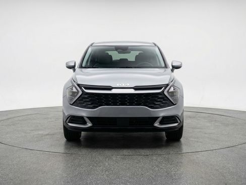 Used 2025 Kia Sportage LX FWD image 2