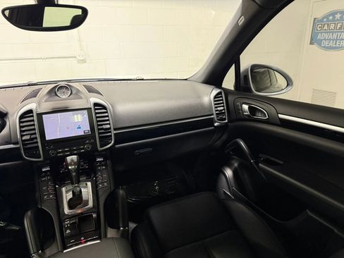 Used 2018 Porsche Cayenne Platinum Edition AWD/4WD image 24