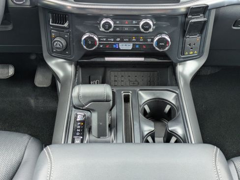 Used 2025 Ford F150 Lariat w/ Equipment Group 502A High AWD/4WD image 18