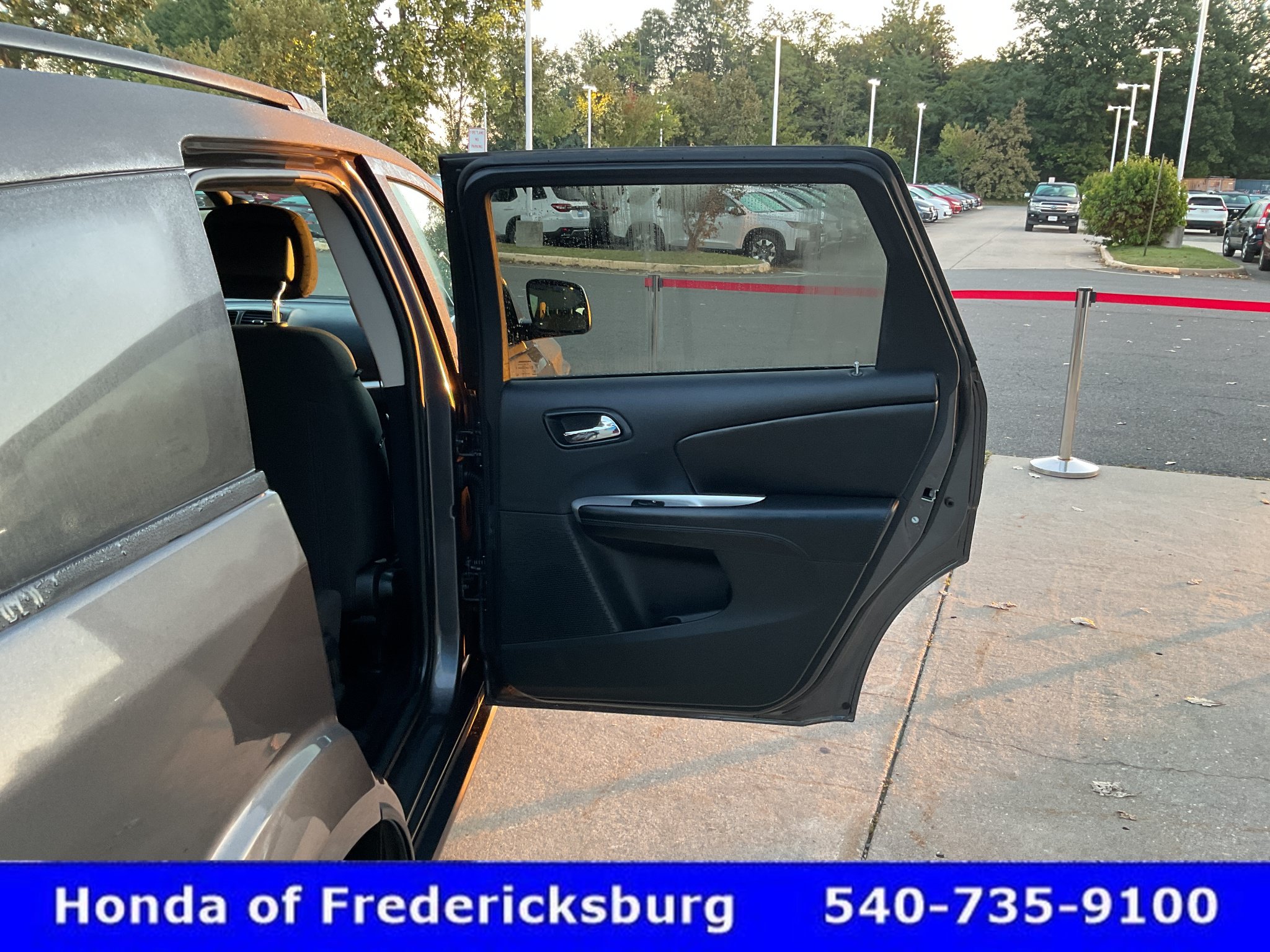 Used 2018 Dodge Journey SE FWD image 18