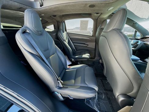 Used 2022 Tesla Model X Plaid image 27