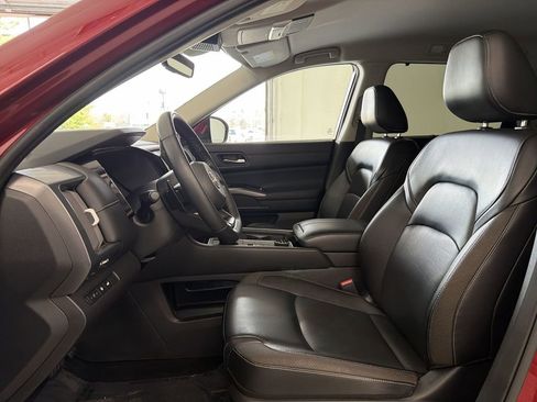 Certified 2024 Nissan Pathfinder SL AWD/4WD image 23
