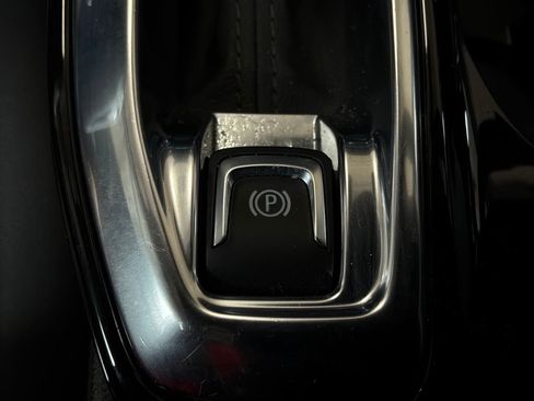 Used 2025 Chevrolet Trax LT FWD image 21