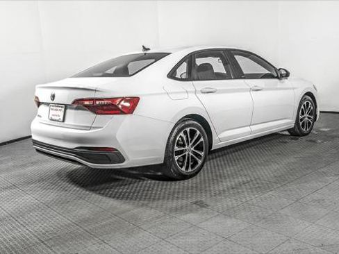 Used 2024 Volkswagen Jetta Sport FWD image 8