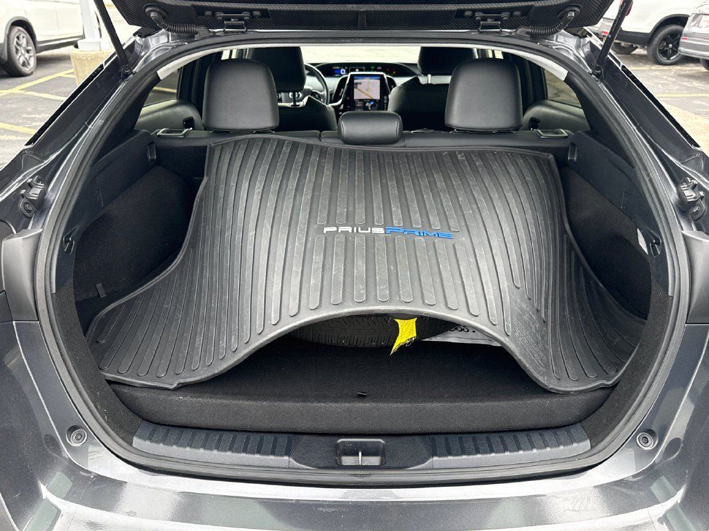 Used 2020 Toyota Prius Prime Limited FWD image 16