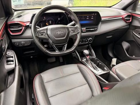 Used 2024 Chevrolet TrailBlazer RS w/ Convenience Package AWD/4WD image 11