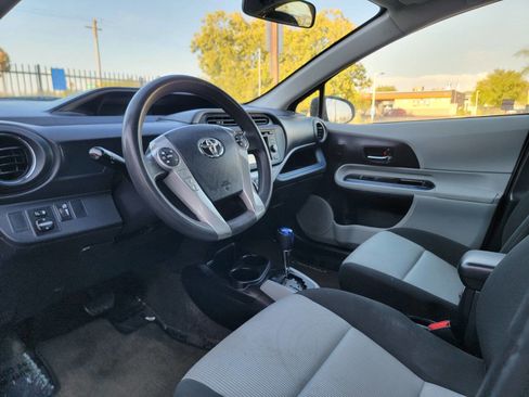 Used 2013 Toyota Prius C Two image 9