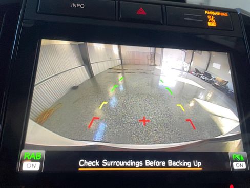 Used 2021 Subaru Ascent Premium w/ Convenience Package image 11