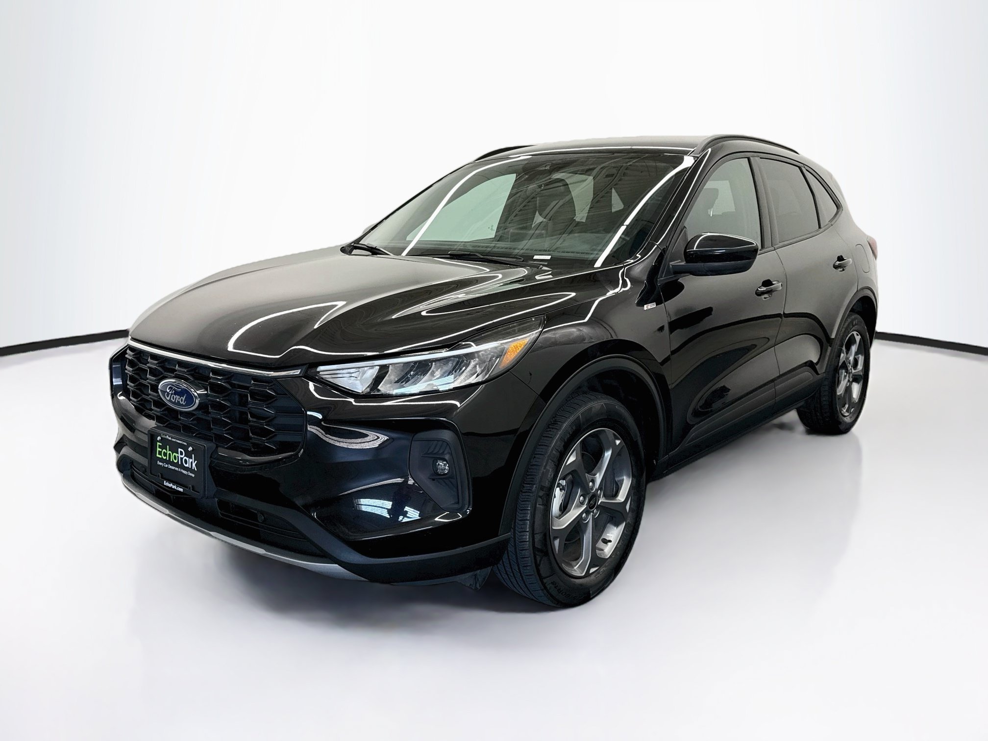 Used 2025 Ford Escape ST-Line Select AWD/4WD image 3