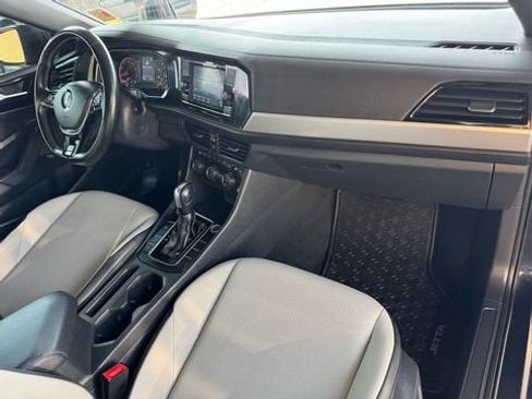 Used 2020 Volkswagen Jetta R-Line w/ R-Line Cold Weather Package FWD image 21