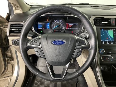 Certified 2017 Ford Fusion SE w/ Fusion SE Technology Package image 16