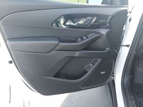 Used 2023 Chevrolet Traverse RS image 21