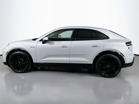 Certified 2025 Porsche Macan Turbo Electric image 2