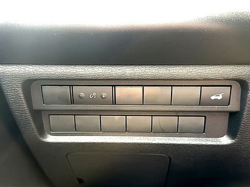 Used 2024 Mitsubishi Outlander SE image 25