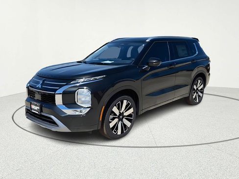 New 2026 Mitsubishi Outlander SEL FWD image 2
