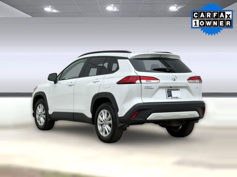 Used 2023 Toyota Corolla Cross LE image 3