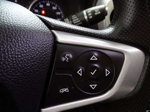 Used 2021 GMC Acadia SLE w/ Driver Convenience Package image 8