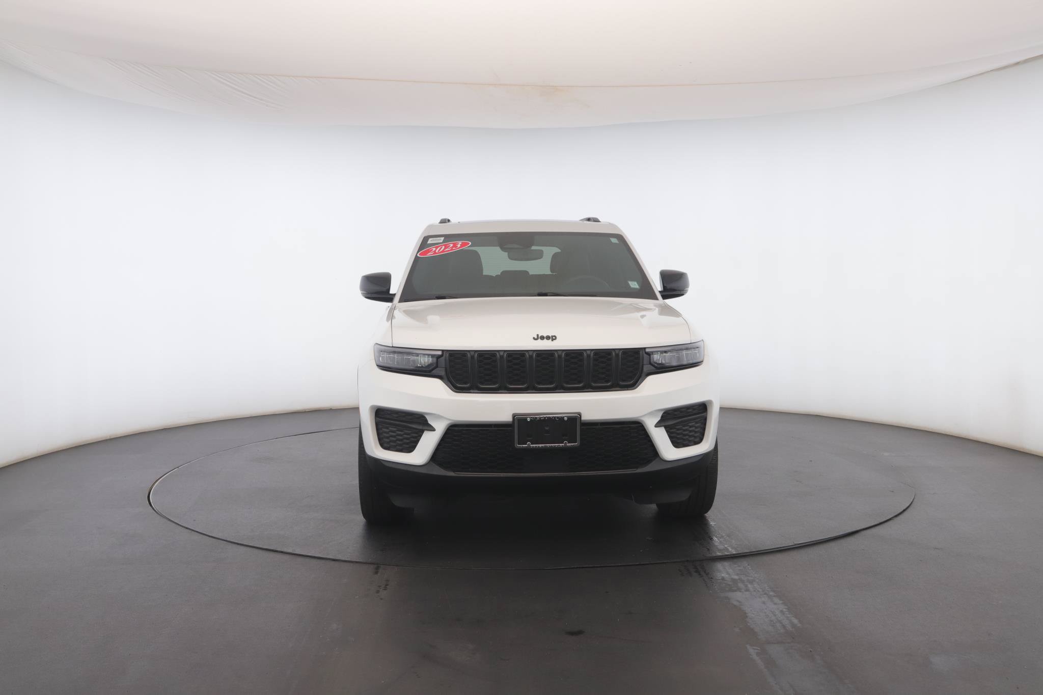 Used 2023 Jeep Grand Cherokee Altitude AWD/4WD image 24