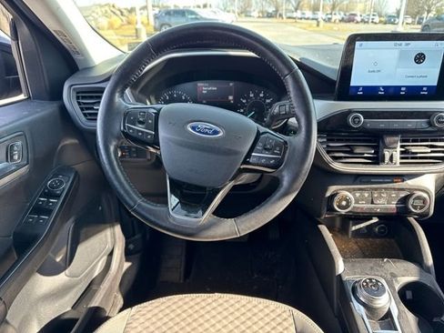 Used 2021 Ford Escape SE w/ SE Sport Appearance Package image 13