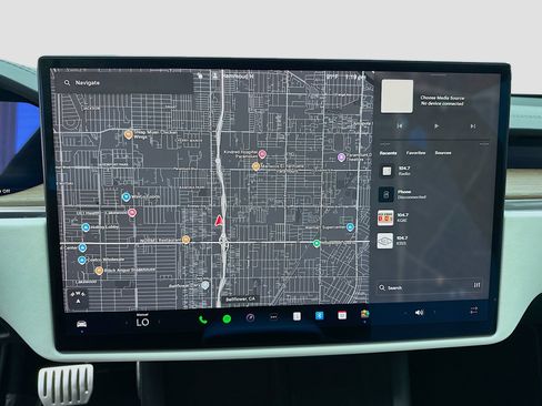 Used 2022 Tesla Model S image 9