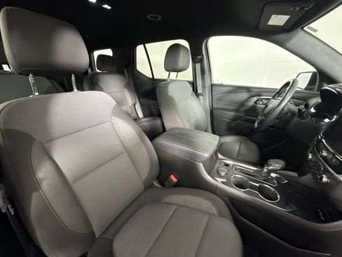 Used 2023 Chevrolet Traverse LT FWD image 32