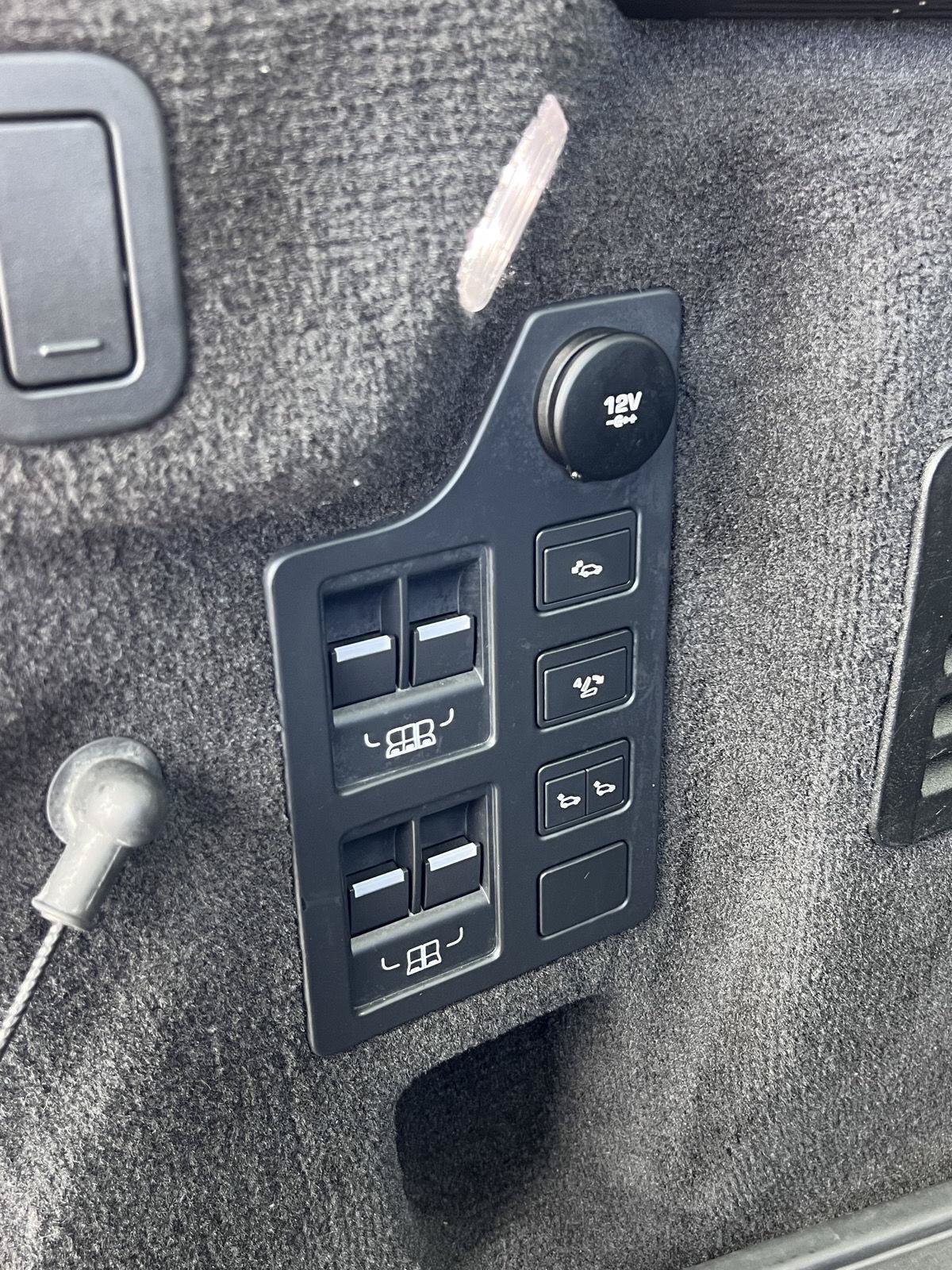 Used 2018 Land Rover Discovery HSE Luxury AWD/4WD image 39