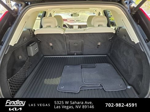 Used 2023 Volvo XC60 B5 Ultimate w/ Protection Package Premier FWD image 17