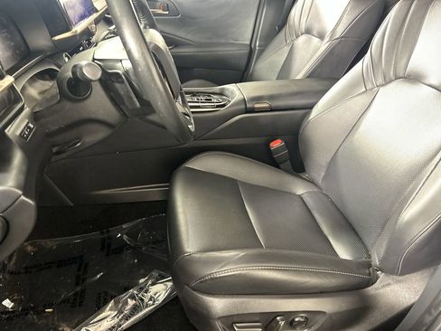 Used 2025 Toyota Crown Signia image 20