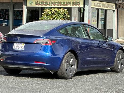 Used 2023 Tesla Model 3 Standard Range image 3