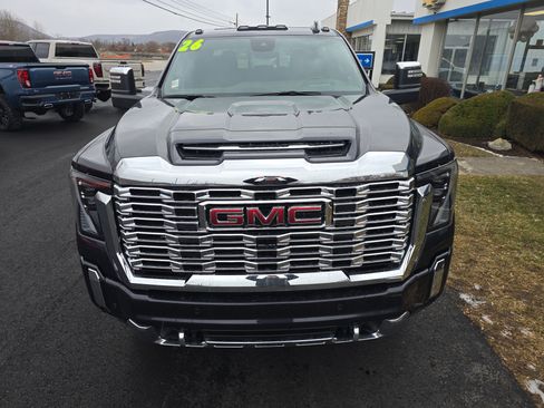 New 2026 GMC Sierra 3500 Denali w/ Denali Reserve Package image 9