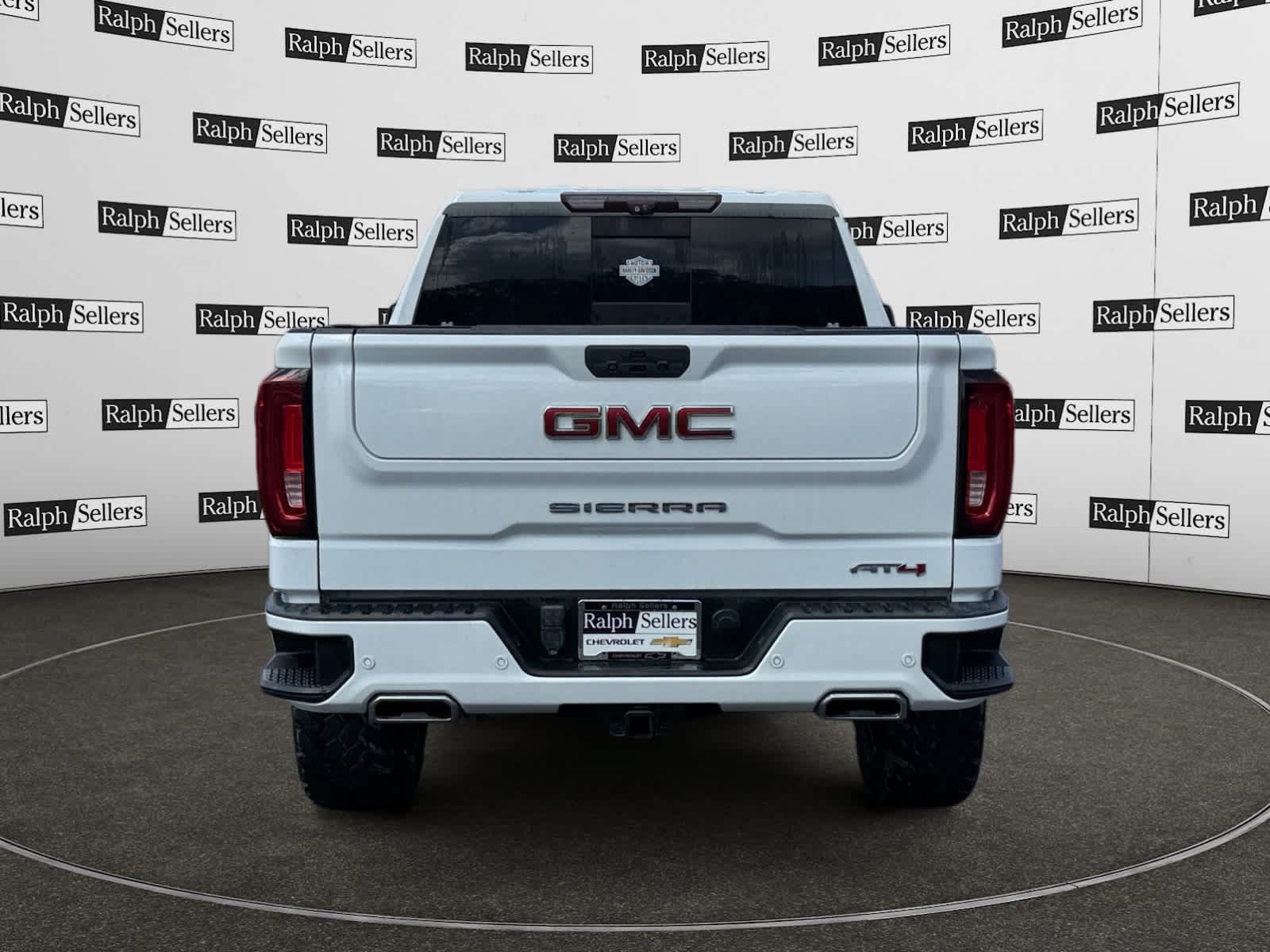Used 2021 GMC Sierra 1500 AT4 w/ Technology Package AWD/4WD image 5