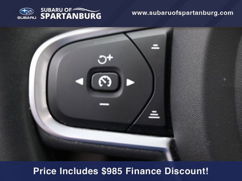 Used 2022 Volvo XC60 B5 Momentum image 16