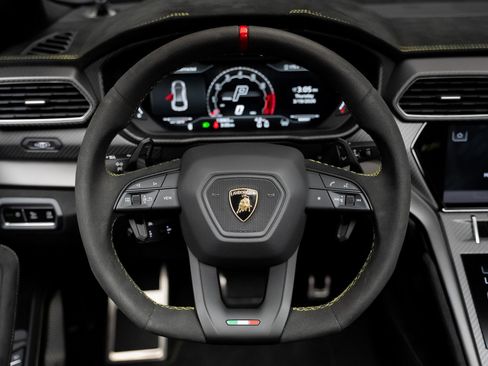 Used 2024 Lamborghini Urus Performante image 51