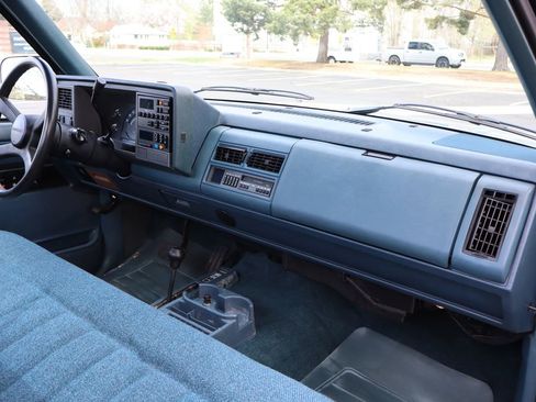 Used 1989 Chevrolet Silverado 2500 4x4 Regular Cab image 17