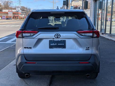 Used 2023 Toyota RAV4 LE image 7