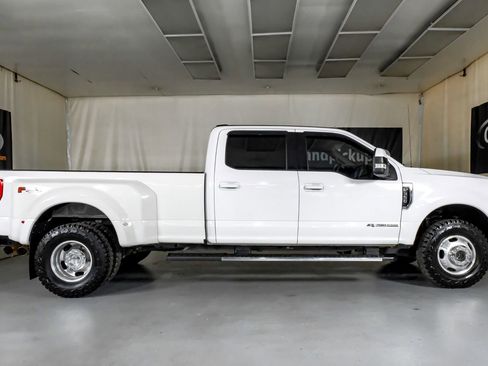 Used 2020 Ford F350 Lariat w/ Lariat Value Package image 5