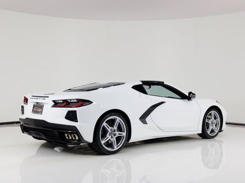 Used 2021 Chevrolet Corvette Stingray Preferred Cpe w/ Engine Appearance Package image 3