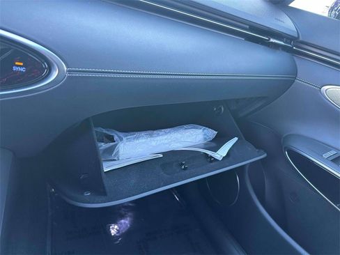 Used 2025 Genesis GV70 2.5T image 31