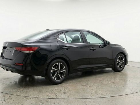 Used 2025 Nissan Sentra SV image 9