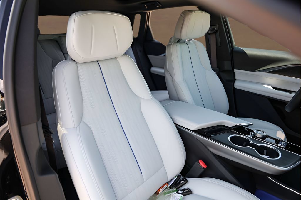 Certified 2025 Cadillac Lyriq Sport AWD/4WD image 29