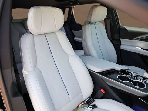 Certified 2025 Cadillac Lyriq Sport AWD/4WD image 29