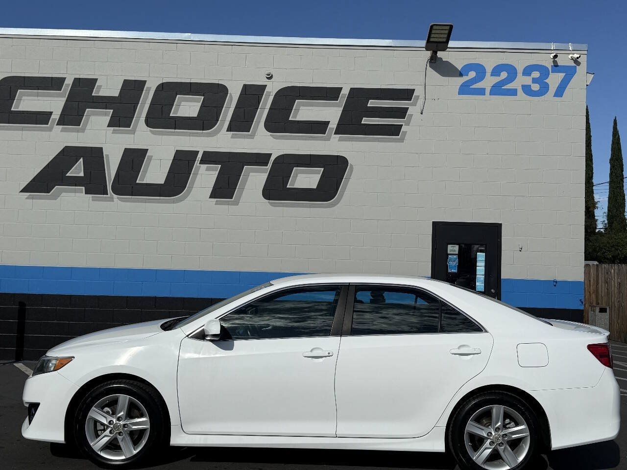 Used 2012 Toyota Camry SE FWD image 20