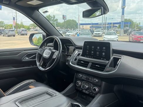 Used 2021 GMC Yukon AT4 w/ Rear Media and Nav Package AWD/4WD image 13