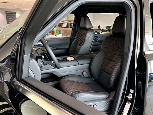 New 2026 Nissan Armada Platinum image 18