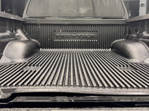 Certified 2023 Nissan Frontier SV image 27