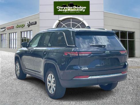 Used 2023 Jeep Grand Cherokee Limited AWD/4WD image 8