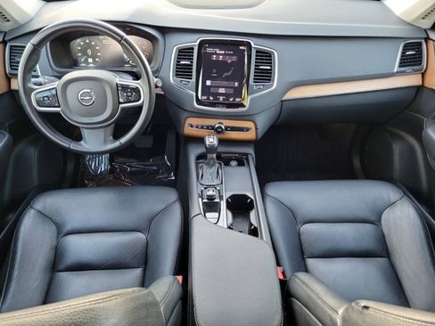 Used 2022 Volvo XC90 T6 Momentum w/ Protection Package Premier image 13